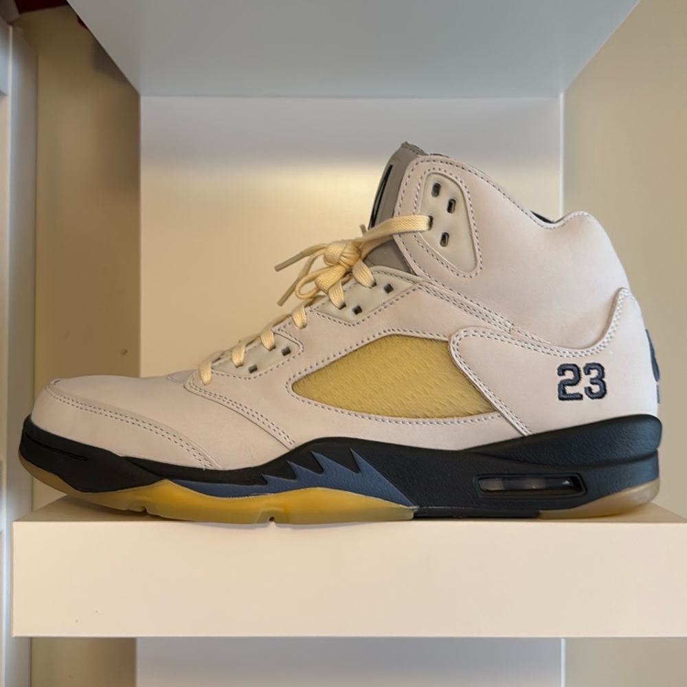 A Ma Maniere Jordan 5 Dawn men’s 11.5 women’s 13